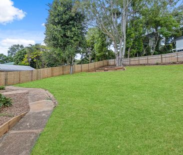 Comfortable 3 Bedroom Home in a Peaceful Location - Photo 2