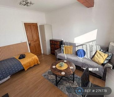 2 bedroom semi-detached house to rent - Photo 2