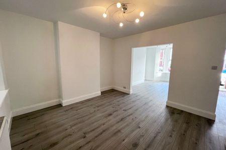 Williams Avenue - Photo 3