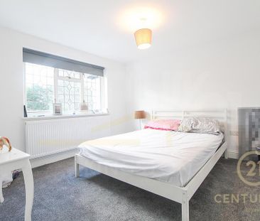 4 bedroom terraced house to rent - Photo 4
