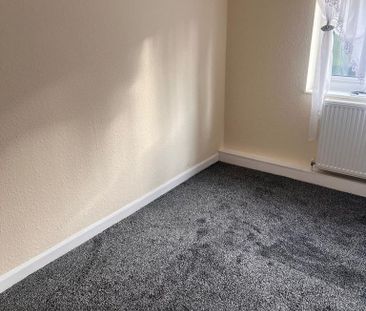 2 bedroom semi-detached house to rent - Photo 4