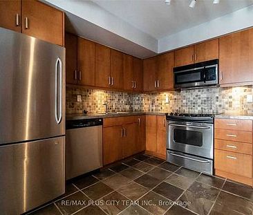 2 Bedroom, 3 Bathroom - 2-Storey Townhome - Photo 1