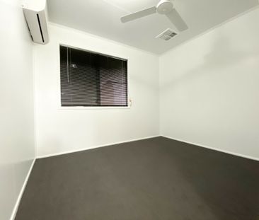 RENOVATED 5 BEDROOM HOUSE WITH ROOM TO MOVE! - Photo 4