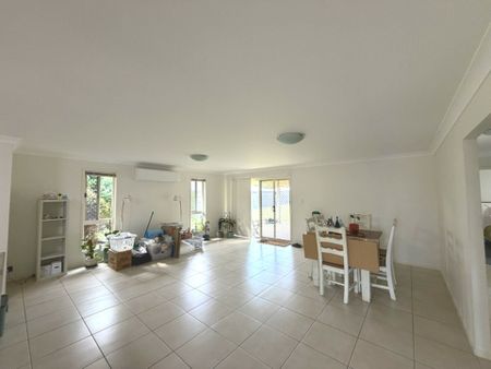 COASTAL COMFORT MEETS MODERN LIVING � SPACIOUS FAMILY HOME IN BARGARA - Photo 2