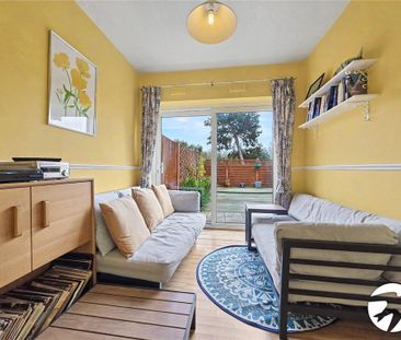 4 bedroom terraced house to rent - Photo 4