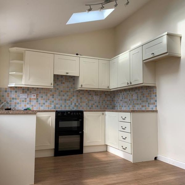 3 bedroom semi-detached house to rent - Photo 1