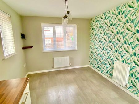 3 BED Detached house To rent - Photo 2