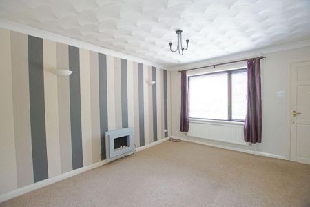 Littleton Close - Warrington - WA5 - Photo 4