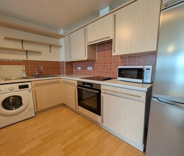 Vespasian Quay, SO18 - Photo 4