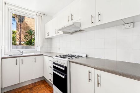 Spacious Two Bedroom - Photo 4