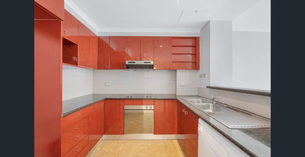 Two bedroom apartment with panoramic view! - Photo 1