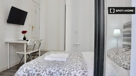 madrid, Community of Madrid 28013 - Photo 2