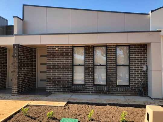 Low-Maintenance 3-Bedroom Home in a Convenient Location - Photo 1