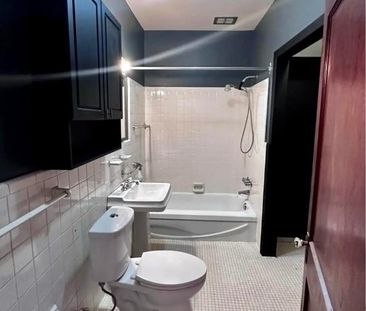 Grand 6 1/2 ; 4 chambre 1 salle de bain (2e étages d'un duplex) - Photo 2