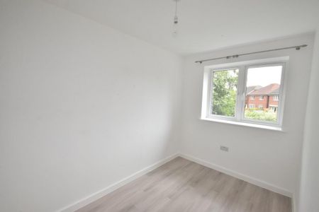 4 bedroom detached house to rent - Photo 4