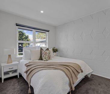Step inside this beautifully renovated two-bedroom, one-bathroom ho... - Photo 3