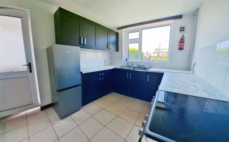 Approach Road, Manselton, SWANSEA - Photo 5