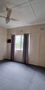 CHARMING HOME IN A GREAT LOCATION!! - Photo 3