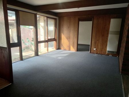 3 Ruth Court, Melton South, VIC 3338 - Photo 4
