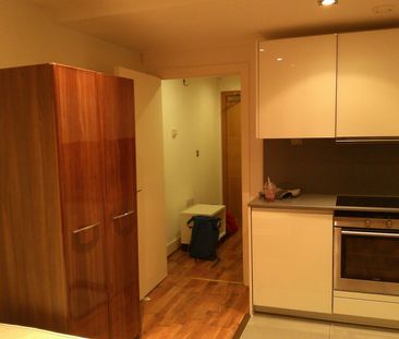 Studio Flat, Caspian Wharf, E3 - Photo 5