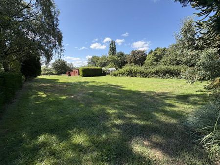 4 bedroom detached house to rent - Photo 3