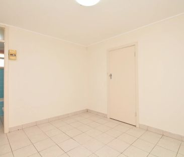 UNBEATABLE PRICE, WALK TO STATION! - Photo 5