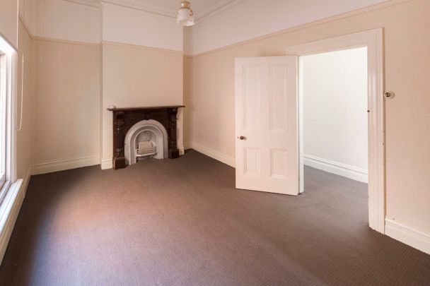 Charming Two-Bedroom Unit in the Heart of Brunswick - Photo 1