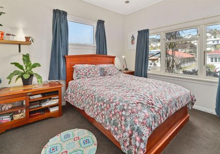 Spacious & Warm 3 Bedroom Family Home - Photo 5