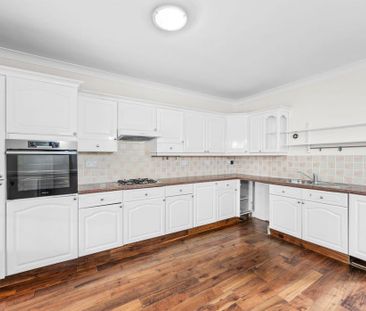 4 bedroom semi-detached house to rent - Photo 4