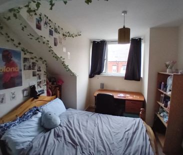 3 Bed - 67 Beechwood Terrace, Burley, Leeds - LS4 2NG - Student - Photo 2