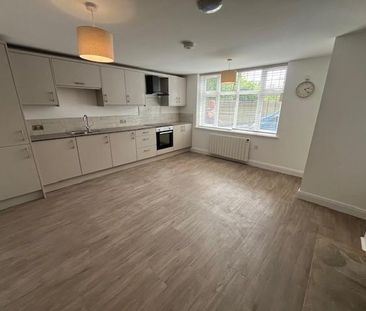 3 bedroom flat to rent - Photo 2