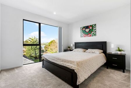 Riverside Retreat: 3BR Townhouse with views - Photo 3