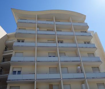 Location - Studio de 22 m² avec balcon, parking et piscine commune - Photo 4