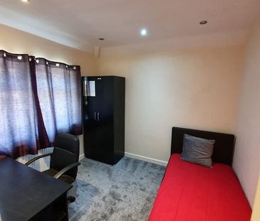 Room in a Shared House, Coventry, CV4 - Photo 2