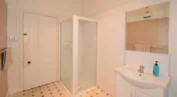 RENT A ROOM IN THIS HISTORIC HOME - Photo 3