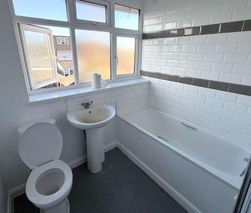 Knaphill, Woking, GU21 - Photo 6