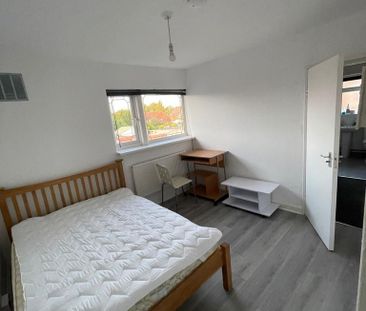 1 bedroom in a house share to rent - Photo 6