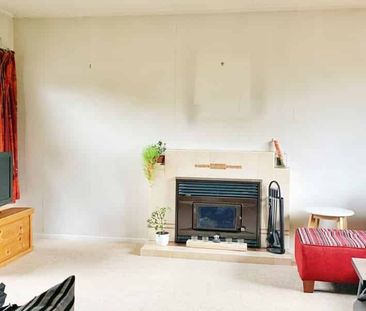 Central Forrest Hill home - Photo 4