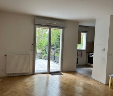 Location Appartement 2 pièces 51m² - Photo 2