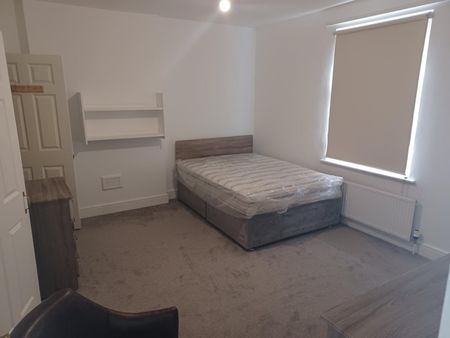 Room in a Shared Flat, Cambridge Avenue, NW6 - Photo 2