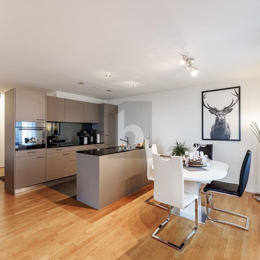 MODERN WITH A VIEW OF THE GREEN AREA - Photo 1