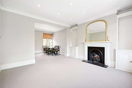 A beautifully-presented two bedroom flat in Albany Mansions. - Photo 2