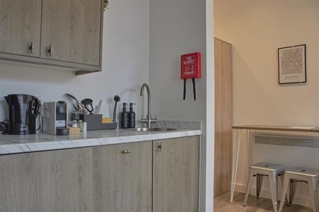 Bond Street, Bristol - Photo 3