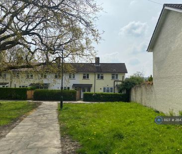 3 bedroom end of terrace house to rent - Photo 3