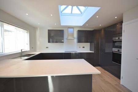 Dorking Road, Epsom, Surrey, KT18 7NL - Photo 5