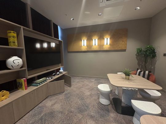 5 Room Unit - Standard Room - Photo 1