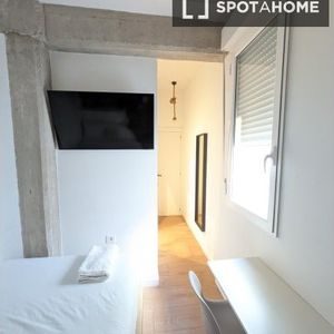 valencia, Valencian Community 46011 - Photo 3