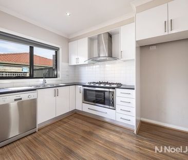2/8 Landy Street, RESERVOIR - Photo 6
