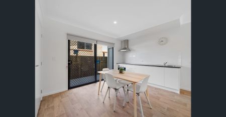 MODERN, FULLY FURNISHED STUDIO APARTMENT - Photo 4