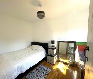 4 bedroom detached house to rent - Photo 4